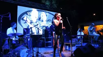 Sibel Tüzün Buca'yı Coşturdu