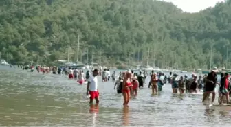 Turist Akınına Uğrayan Kızkumu'nda İstenmeyen Görüntüler