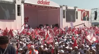 Adalet Mitingi'ne Katılan Sanatçılar Hep Bir Ağızdan Şarkı Söyledi