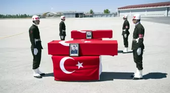 Bitlis Şehitleri Için Tören