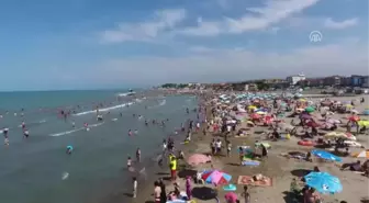 Karasu Plajı'nda Hafta Sonu Yoğunluğu