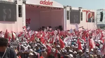 Maltepe Mitingi Alanında Konser Çoşkusu