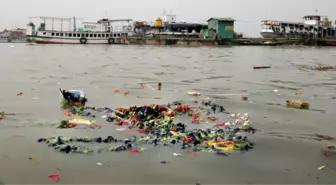 1 Milyon İnsanın Taptığı Tanrıça Ganga'nın Nehri Ganj Kirliliğe Yenik Düştü