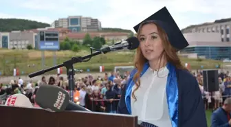 Akyazılı Genç Kız Düzce Üniversitesi Birincisi Oldu