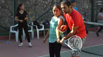 Aydın'da Gençleri Tenis Merakı Sardı