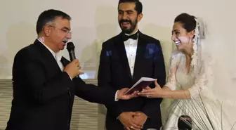 Bakan Yılmaz, Yeni Evlenen Çifte Mutlu Evliliğin Sırlarını Verdi