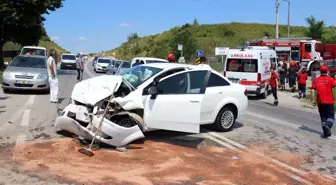 Kafa Kafaya Çarpıştılar: 3 Yaralı