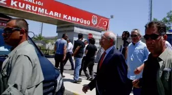 Kılıçdaroğlu, Enis Berberoğlu'nu Ziyaret Etti