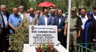 15 Temmuz Şehidi Özel Harekat Polisi Hail Hamuryen Mezarı Başında Anıldı.