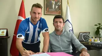 Akhisar Belediyesporlu Tolga Ünlü, B.b. Erzurumspor'a İmza Attı