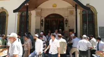 Bakan Işık Fevziye Camii'nde Cenaze Namazına Katıldı