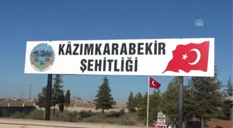 Hasretimi, Mezar Taşının Kokusuyla Gideriyorum'