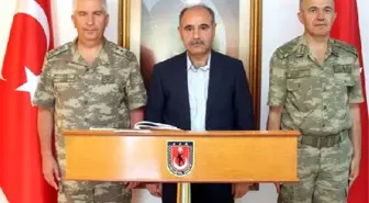 Şırnak Valisi Aktaş, Askeri Birlikleri Denetledi