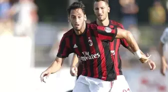 Hakan Çalhanoğlu, Milan'da 'Efsane Forma'yı Giydi