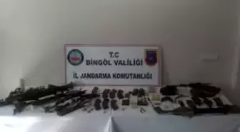 Bingöl'de Öldürülen PKK'lılara Ait Silah ve Muhimmatlar Bulundu