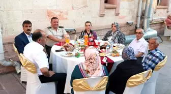 Yozgat Valiliği Tarafından Şehit ve Gazi Yakınları Onuruna Yemek Verildi