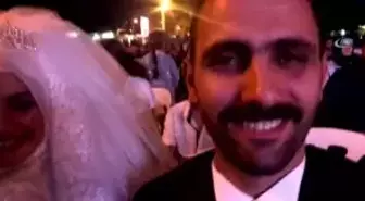 Gelin ve Damat Düğünlerinin Ardından Demokrasi Nöbetine Katıldı