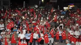 Osmaniye'de Binlerce Kişi 'Demokrasi' Nöbetinde