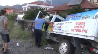 Alkollü Sürücü Park Halindeki Araçlara Çarptı