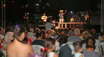 Karşıyaka'da Park Konserlerine Yoğun İlgi