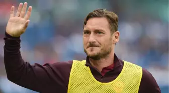 Totti, Roma Kulübünde Yönetici Olarak Devam Edecek