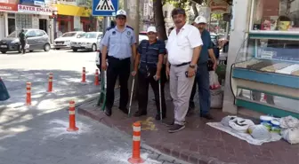 Burhaniye'de Engelli Geçişlerine Park Eden Yandı