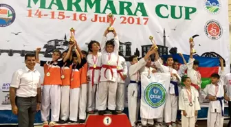 İhlas Koleji Karetecileri Tatami'de Gürledi