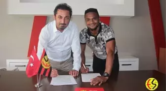 Ofoedu 1 Yıl Daha Eskişehirspor'da