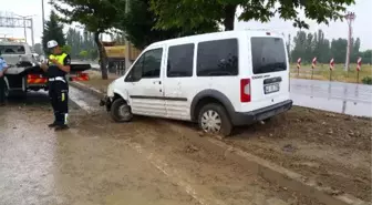 Polis Ekip Otomobili Kaza Yaptı: 2 Polis Yaralı