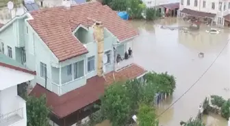 Silivri'de Sular Çekiliyor, Geriye Çamur Kalıyor