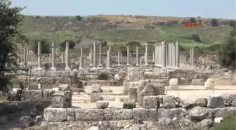 Antalya Perge'de, Eşsiz Mozaik Gün Yüzüne Çıkarılıyor