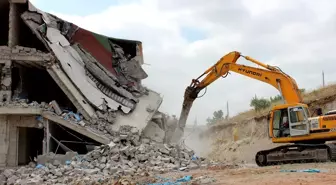 Uçhisar'da Sit Alanına Yapılan Bina Yıkıldı