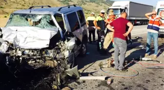 Erzincan'da Trafik Kazası: 4 Ölü, 5 Yaralı