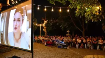 Kadıköy Parklarında Sinema Keyfi