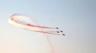 Türk Yıldızları, Girne Semalarında Hava Gösterisi Gerçekleştirdi