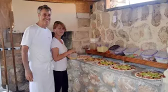 Terörden Kaçtığı Memleketine 30 Yıl Sonra Pizzacı Olarak Döndü