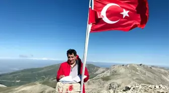 Bursa Valisi Küçük Uludağ'ın Zirvesine İmza Attı