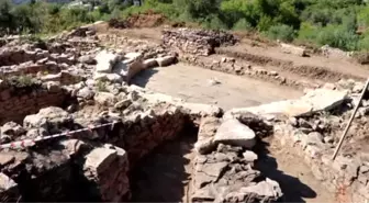 Antalya'da Marka Tarihine Işık Tutacak 2 Bin Yıl Öncesine Ait Çömlekler Bulundu