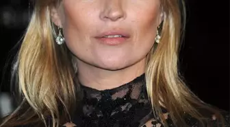 Kate Moss'un Yastık Tutkusu