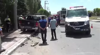 Afyonkarahisar'da Trafik Kazası: 6 Yaralı