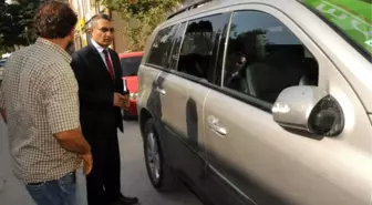 Gurbetçi Çiftin Aracının Camını Kırıp 83 Bin Lira Çaldılar