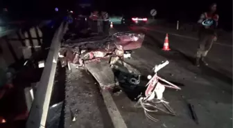 Yoldan Çıkan Otomobil Bariyerlere Çarptı: 3 Kişi Hayatını Kaybetti, 1 Kişi Yaralı