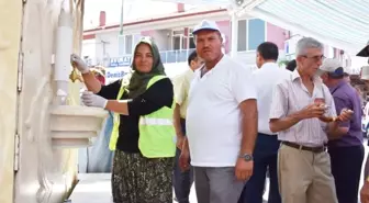 Bigadiç'te Çeşmeden Buz Gibi Ayran Aktı