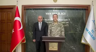 Genelkurmay Başkanı Orgeneral Akar, Van'da