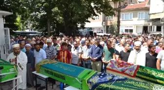 İznik Gölü'nde Boğulan 4 Kişi Gözyaşlarıyla Toprağa Verildi