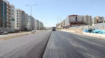 Orhan Doğan Caddesi Asfaltlanıyor