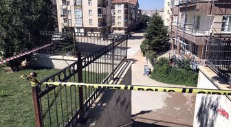 Kanalizasyon Hattında Sıkışan Gaz Patladı: 2 Yaralı