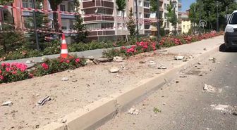 Kanalizasyon Hattında Sıkışan Gaz Patladı: 2 Yaralı