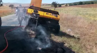 Arazi Yangınında Tarım Makinası Zarar Gördü