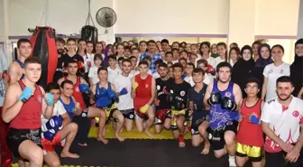 Başkan Çelik Şehzadeler'in Sporcularıyla Buluştu